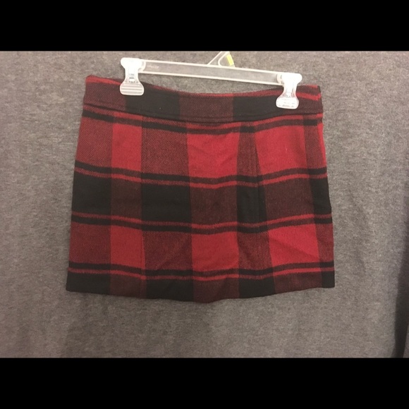 Wool skirt with poly lining - Picture 2 of 2